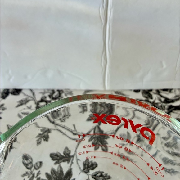 Pyrex Glass Measuring Cups Set - Picture 9 of 14